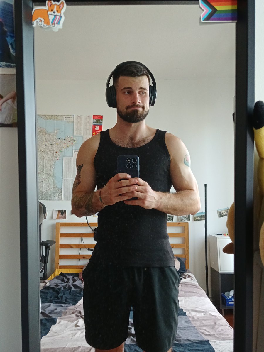 une_brouette's tweet photo. Haircut and arms day ✨ https://t.co/REzetLUK84