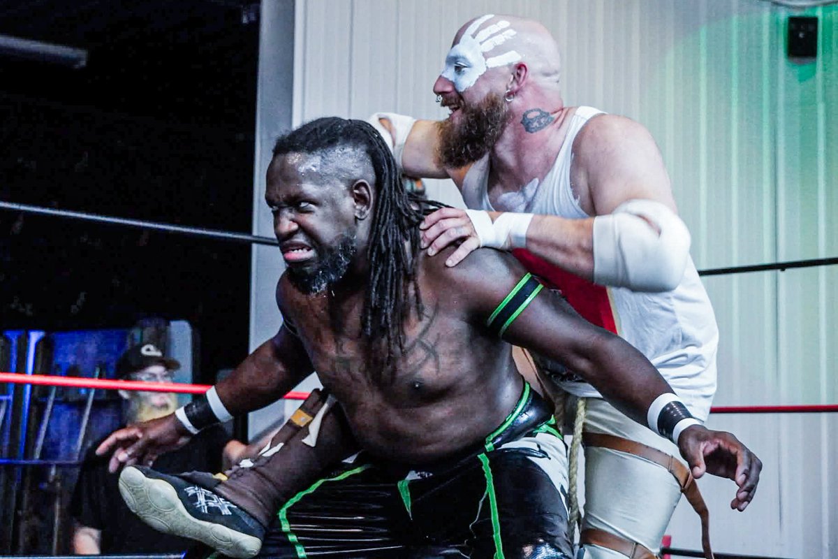 DaCobra_'s tweet photo. All Vermilion Wrestling:
Full Force Night 1
DaCobra teamed up with @RealJimmyKarryt against @YourKingCage &amp; Jay Leon (BLK XLNS)!!

📷: Kandice's Timeless Keepsakes Fine Art Photography 
​#allvermilionwrestling #prowrestling #blkxlns #night1 #DaCobra #dacobravid https://t.co/qtJDJPvxTE