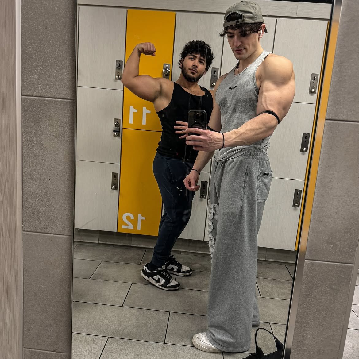 chris2lea's tweet photo. Who’s ready to stop pretending and finally get turned into a brainwashed  submissive sissy…? 
submit to a hot 24year old Alpha today and thank me later🤴💪
#findom #findomme
#financialdomination #paypig #moneyslave #cashmaster #musclemaster #finsub #humanatan https://t.co/Yropokm82P
