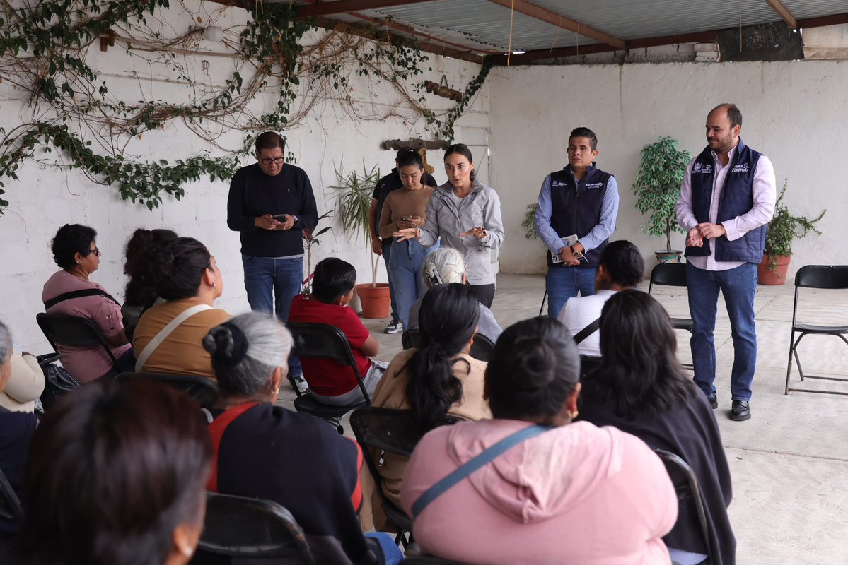 Maria_AlemanMC's tweet photo. Cuando nos organizamos, nos escuchamos y nos apoyamos, construimos juntos una sociedad más fuerte y nadie tiene que caminar solo. 
Reunión de equipo y capacitación con vocales voluntarias de Contigo en tu Mesa. https://t.co/YDvAU9lA9h