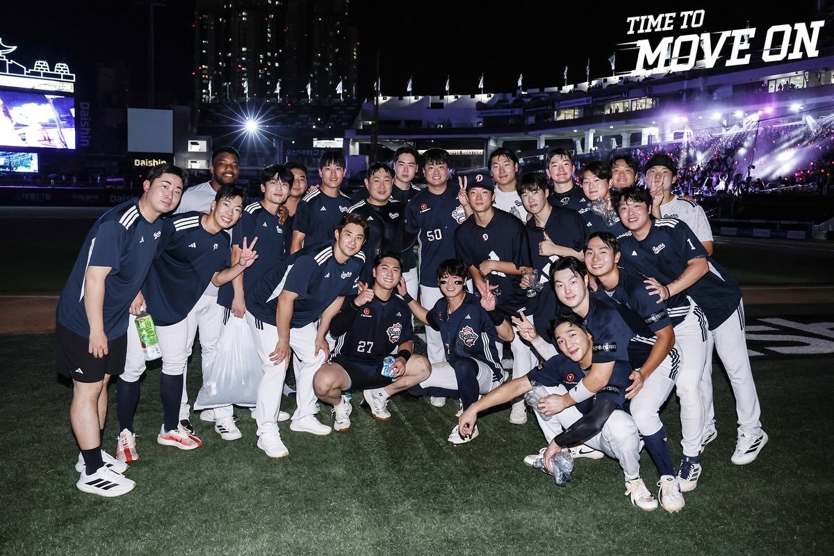 bell_bears's tweet photo. �� 개느좋 사진에 정수빈 왜 없냐고 
대댇손손 물려줘야 되는데,,,,,,,,,,, https://t.co/SQw54gVvpT