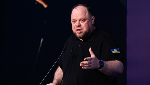 pogrebeckij's tweet photo. Зеленський підписав указ про присвоєння дипломатичного рангу Надзвичайного і Повноважного посла голові Верховної Ради Руслану Стефанчуку.
Ранг присвоюється довічно і зберігається за людиною назавжди, навіть після завершення роботи на конкретній посаді.
Людина з рангом Посла може обіймати різні державні посади, але сам статус залишається найвищим визнанням її кваліфікації та заслуг.
За які заслуги перед Україною Зеленський подякував Стефанчуку не зрозуміло.