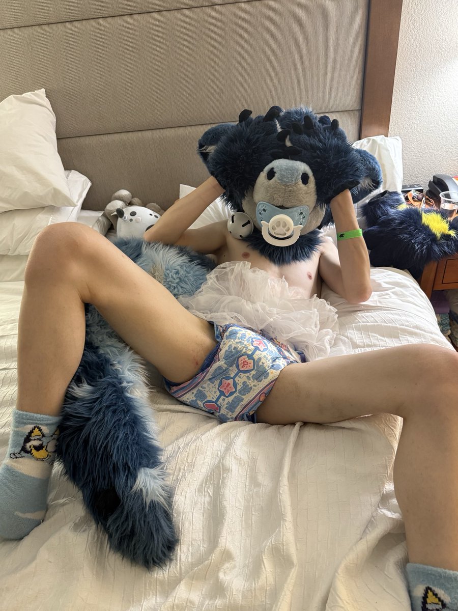 PaddedPoodle's tweet photo. Fuck it fursuit reveal OwO
Mega was the best! So excited about all the people I met and what comes next for me in this community!! :3 now please don’t bully this nerdy ass dragon >~< 

~big W @DQuest27487 for the 📸 I had sooo much fun with them!
 #babyfur #diaper #abdl https://t.co/RCt7j59K1y