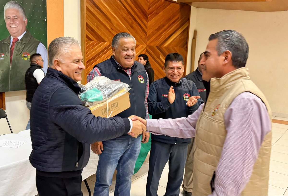 Herminio_CahueC's tweet photo. En el salón de usos múltiples del #SUTEYM, presidí la entrega de equipo de trabajo a 125 delegaciones del sector central, que congregan a 2 mil 363 #Suteymistas de toda la entidad. ¡Enhorabuena! Valoremos el contenido del convenio, cada prestación representa una mejora para el desempeño, así como para el bienestar del colectivo.
#SindicalismoDeLaManoContigo