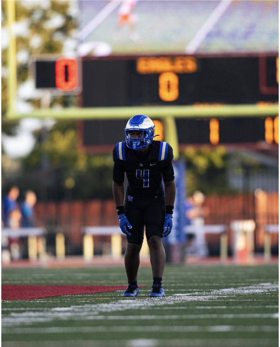 Jaydenjack2733's tweet photo. First varsity game as a freshman—1 interception and some big tackles. Grateful for the opportunity, but the work is just beginning. 🦅🔵⚫️
#JackJack4 #SMCHSFootball #ClassOf2030 #TheEagleWay #Athlete https://t.co/C81Y2DnPdS