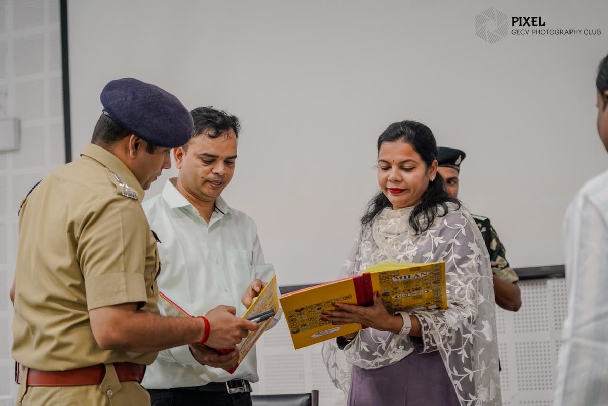 gec_vaishali's tweet photo. Inspection Visit of the District Magistrate, Vaishali, at GEC Vaishali on 24th August 2026.
#DMVaishali #VaishaliAdministration #DistrictAdministrationVaishali #StudentInnovation #StudentProjects #TechnicalEducation #EngineeringEducation #Innovation https://t.co/4tpcYHGW02