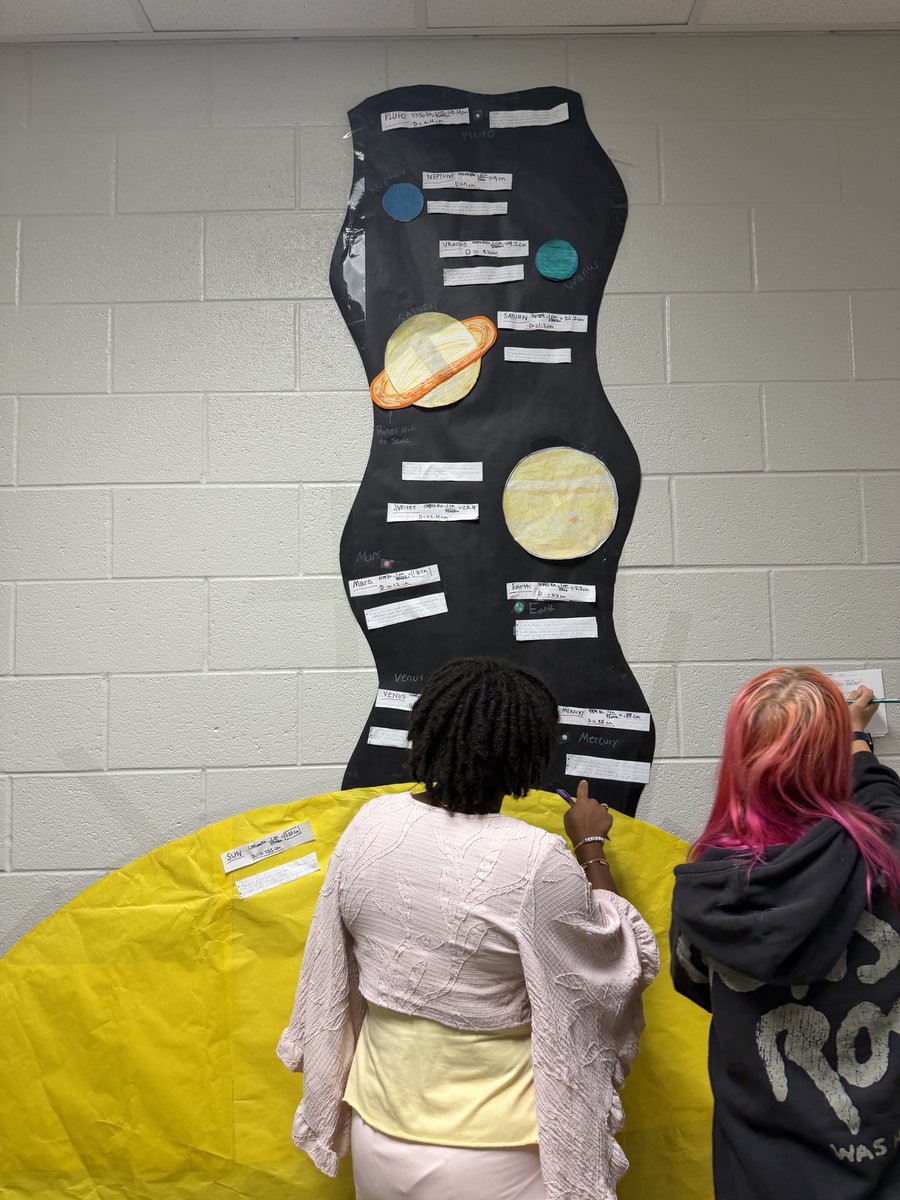 STEMcobb's tweet photo. Student engagement was high at @SprayberryHigh today where astronomy students were creating their own scale models of the solar system while biology students experimented with osmosis and diffusion. 🌎 ☀️ 🧪 🥼 #STEMCobb https://t.co/wuKxteqtn2
