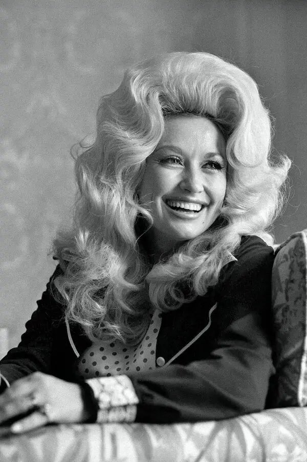 RileyIsOffLeash's tweet photo. IT WAS SUPPOSED TO BE DONNY NOT DOLLY 😭😭😭 A true legend 💔 https://t.co/58fqotXzKD