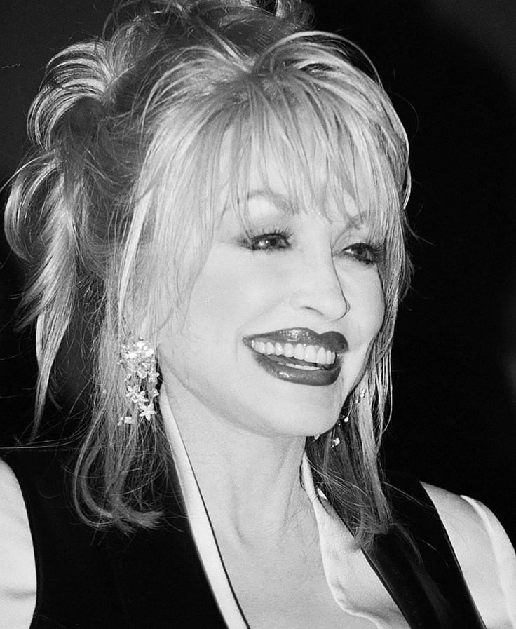 kindaintoit__'s tweet photo. 🕊 I przyszło nam pożegnać kolejną legendę. 

Dolly Parton (1946-2026) 🖤 https://t.co/RKj57TXHTd