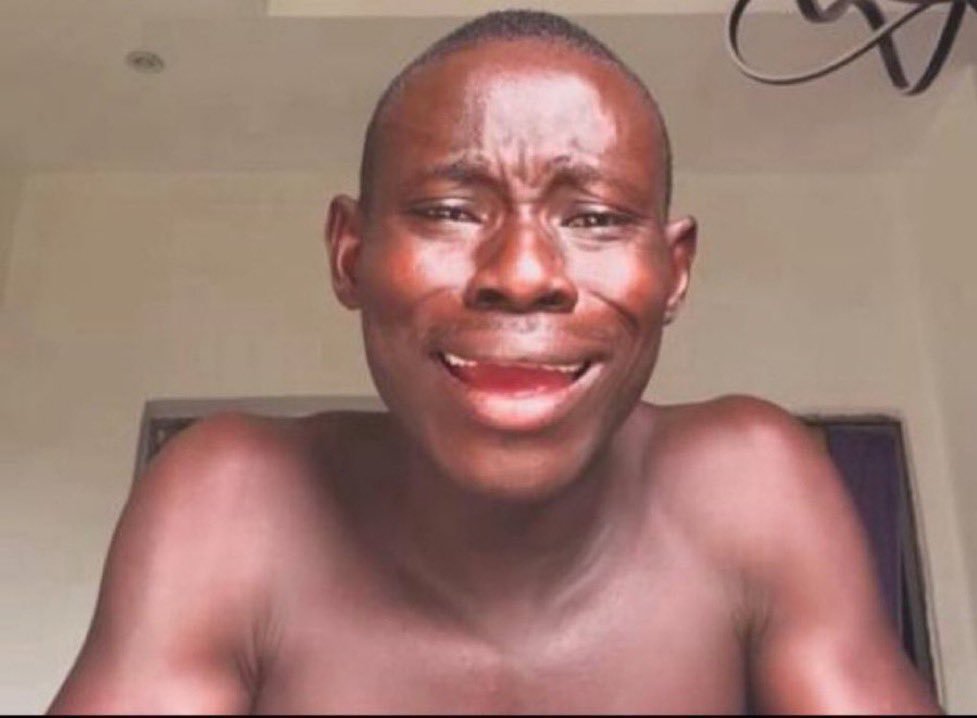 shedrackraphaei's tweet photo. @praisejohnn Bro made sure he make use of his opportunity well 😂😂😂 https://t.co/PS38rwV7sc