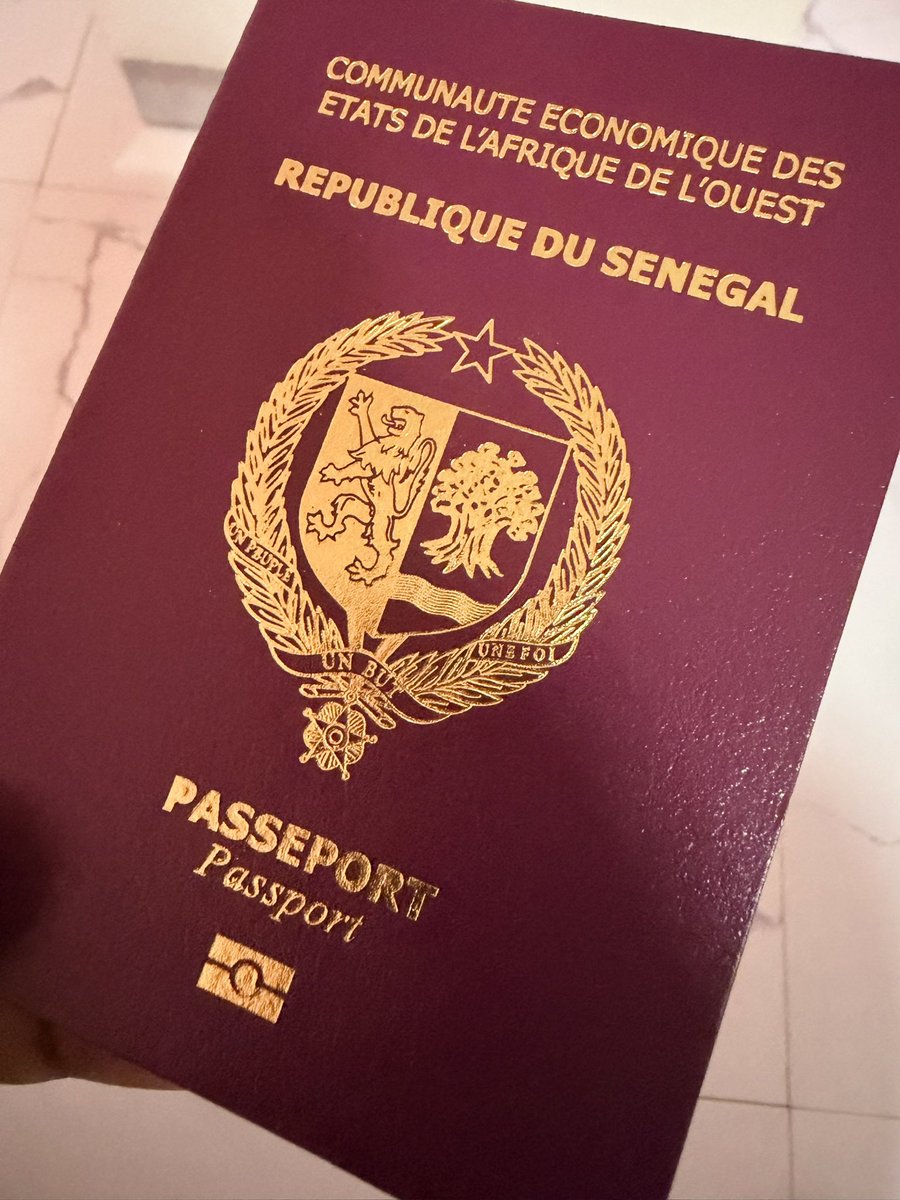 malick_yacine's tweet photo. Si vous avez besoin d’un passeport en urgence pour voyager: ne payez pas 1 FCFA à aucun intermédiaire !

Imprimez votre timbre + billet + carte de séjour, Allez à la police de dieupeul bureau passeport, direct au bureau 117, ils vont vous sortir le passeport en quelques heures https://t.co/ERPeOFHqn3