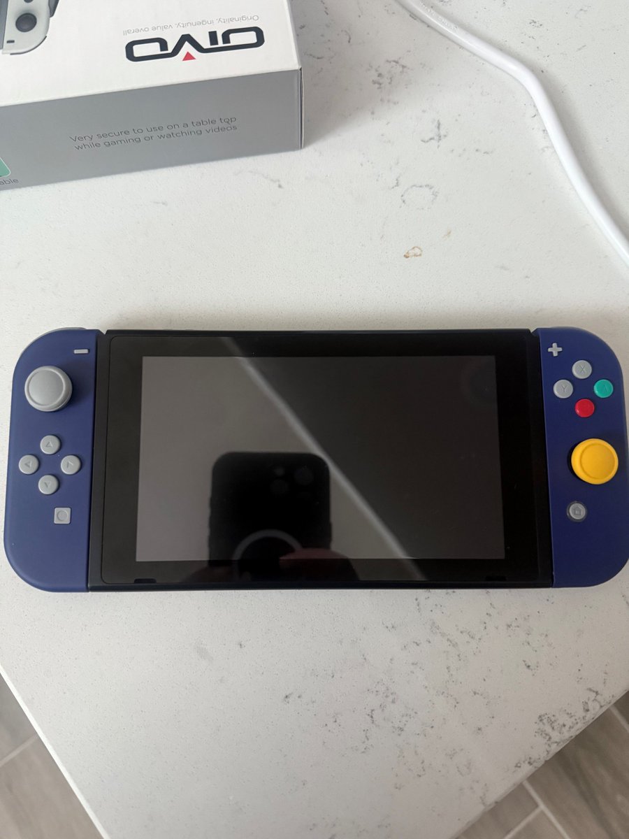 McPatty93's tweet photo. @pory_leeks Still rocking the OG Switch, but it is now my Switchcube! https://t.co/xUuT2RoXC3