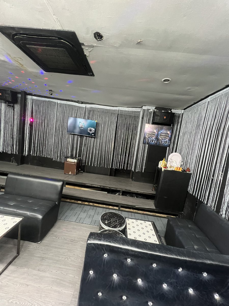 goodguyhostclub's tweet photo. บรรยากาศภายในร้าน Good Guy Host/Club📍โชคชัย4ซอย78 ในห้องรวม มีโต้ะนั่งสบาย พร้อมผู้ชายหลากหลายสไตล์คอยต้อนรับ มีห้อง Vip แบบส่วนตัวอีกด้วย2ห้อง มาเที่ยวหาได้นะครับ ❤️ ไลน์👉🏻 https://t.co/tWxixnMvMc

โทร 0611847558 (กอล์ฟ)
โทร 0886961916 (มาม่าเฟริส)
โทร 0980142310 (มาม่าสมาย) https://t.co/B2GljAbcCi