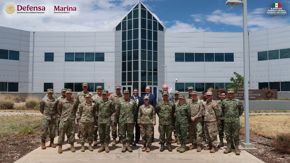Defensamx1's tweet photo. En el marco de la Mesa Redonda de Cooperación Bilateral Militar (BMCR, por sus siglas en inglés) del 27 al 31 de julio de 2026, representantes de las Secretarías de la Defensa Nacional y de Marina de México, así como, del Comando Norte de los E.U.A., participaron en el “Encuentro de Expertos Jurídicos”, en la Base Especial Peterson, Colorado Springs, E.U.A.

La participación de ambos países en esta actividad, fortalece los mecanismos de cooperación bilateral militar de las Fuerzas Armadas de México y de los E.U.A., bajo los principios de reciprocidad, responsabilidad compartida y diferenciada, confianza mutua y respeto a las decisiones y territorios soberanos.

#EjércitoMexicano #FuerzaAéreaMx #GuardiaNacional #SEMAR_mx