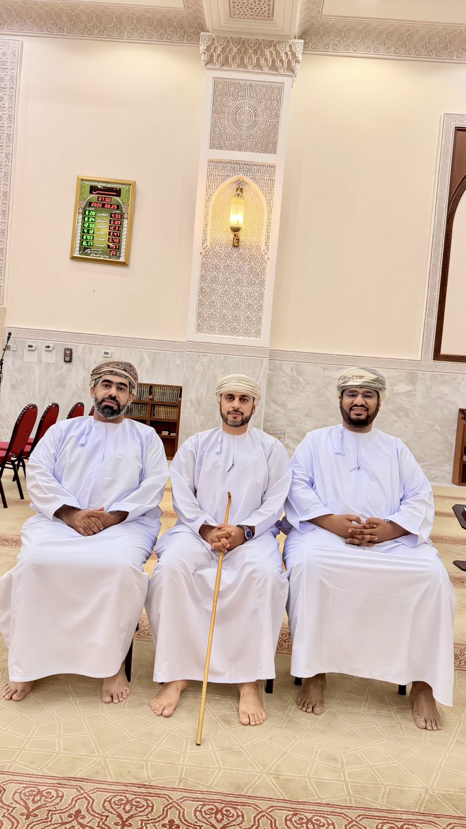 alshahri_aa1's tweet photo. بفضل الله ألقيت اليوم محاضرة بولاية ثمريت بعنوان ( النبي والشباب كيف نصنع جيلاً يحمل الرسالة)  وسيتم  وضعها بقناة اليوتيوب في أقرب وقت وأتقدم بجزيل الشكر لوالي ثمريت سعادة الشيخ أحمد بن حمد المعولي على حفاوته وحسن أخلاقه  واهتمامه وفقه الله والشكر كذلك للفاضل أحمد بن علي بن جنازل مسن مشرف أوقاف وبيت المال بولاية ثمريت على ضيافته الكريمة ولكل أهالي ثمريت الأعزاء سعدت كثيرا بتواجدي بينكم جزاكم الله خير الجزاء 
#عبدالله_الشحري #السيره_النبويه_الشريفه