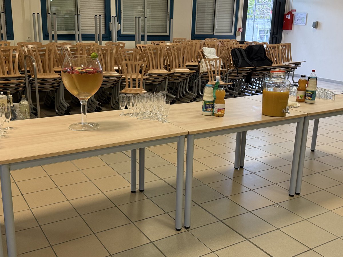 k_dridi's tweet photo. Bienvenue aux nouveaux personnels de direction du bassin d’Enghien ! 
Un moment convivial autour d’un magnifique buffet préparé par les agents du lycée Prévert de Taverny. Merci à eux ! https://t.co/Fp0HGj5oCX