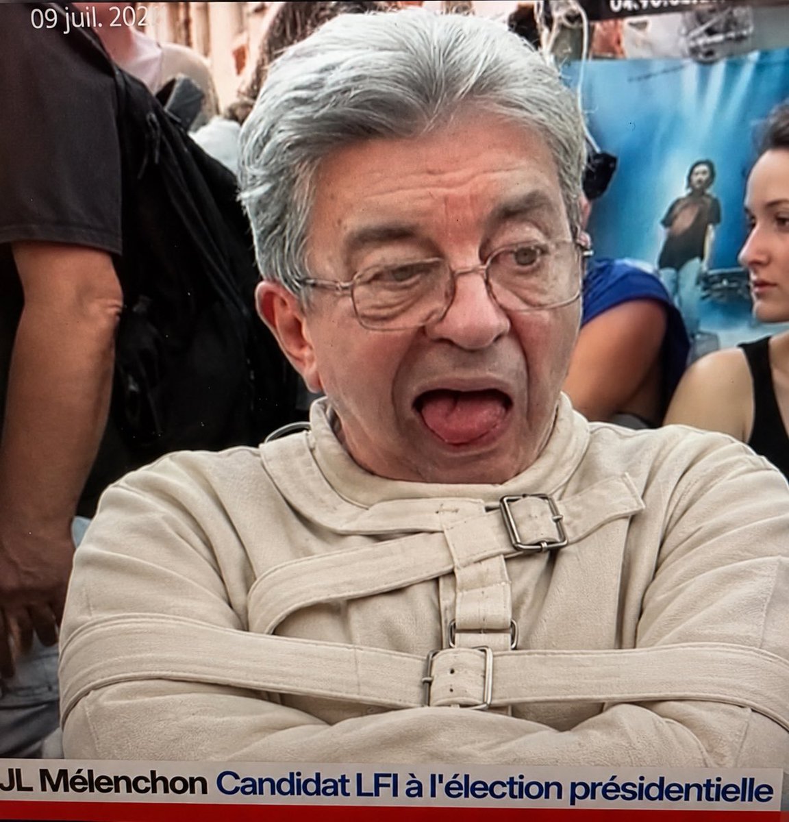 thorouk's tweet photo. @MarieChureau @FranceInsoumise une blonde..😊 jolie..mais blonde..😊 https://t.co/WsZgWuxu0H