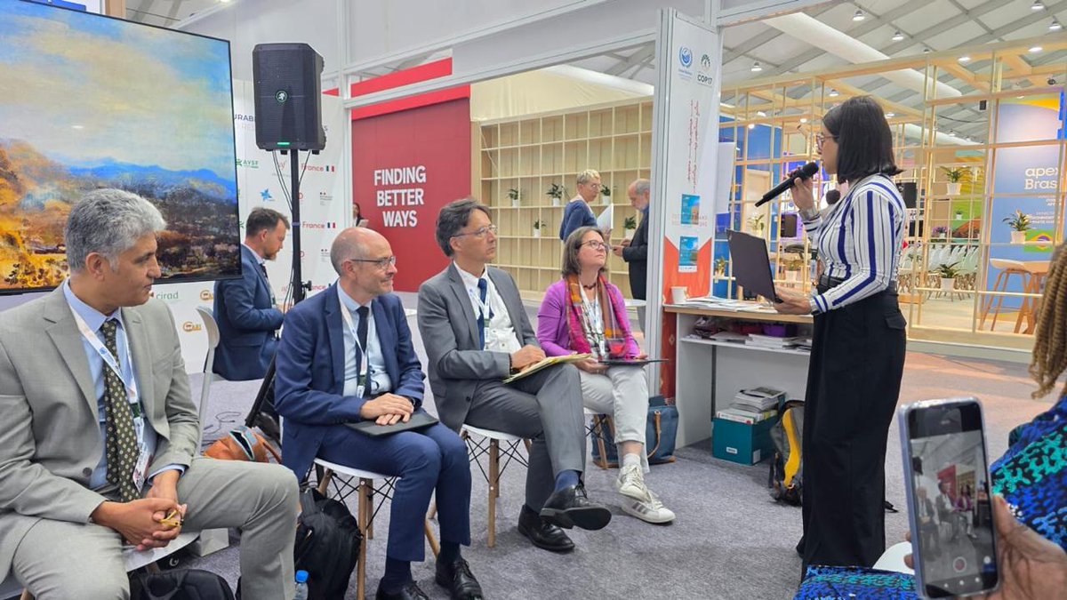 OSS_Comms's tweet photo. Drought resilience starts with anticipation and action. At #COP17UNCCD, stakeholders called for stronger governance, capacity building, local financing and integrated approaches to turn recommendations into concrete solutions.
#UNited4Land #RestoringLand #RestoringHope https://t.co/26jEUgA2Ab