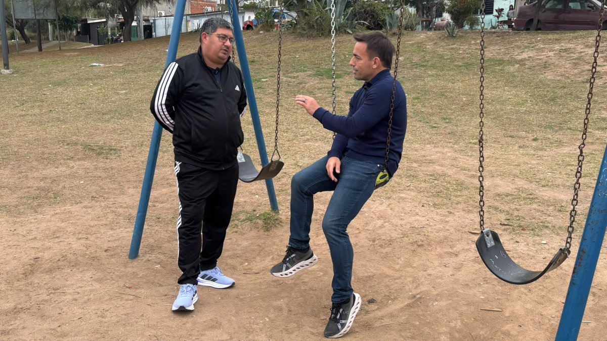 CordobaVerdad's tweet photo. 𝗖𝗢𝗡 𝗘𝗡𝗖𝗨𝗘𝗦𝗧𝗔𝗦 𝗙𝗔𝗩𝗢𝗥𝗔𝗕𝗟𝗘𝗦, 𝗝𝗨𝗔𝗡 𝗡𝗘𝗚𝗥𝗜 𝗦𝗜𝗚𝗨𝗘 𝗥𝗘𝗖𝗢𝗥𝗥𝗜𝗘𝗡𝗗𝗢 𝗟𝗔 𝗖𝗜𝗨𝗗𝗔𝗗
«Escuchando los vecinos, sabemos lo que Córdoba necesita para construir un proyecto para ganar»
https://t.co/tJNgXyFRhD https://t.co/WAylqZ1ZLk