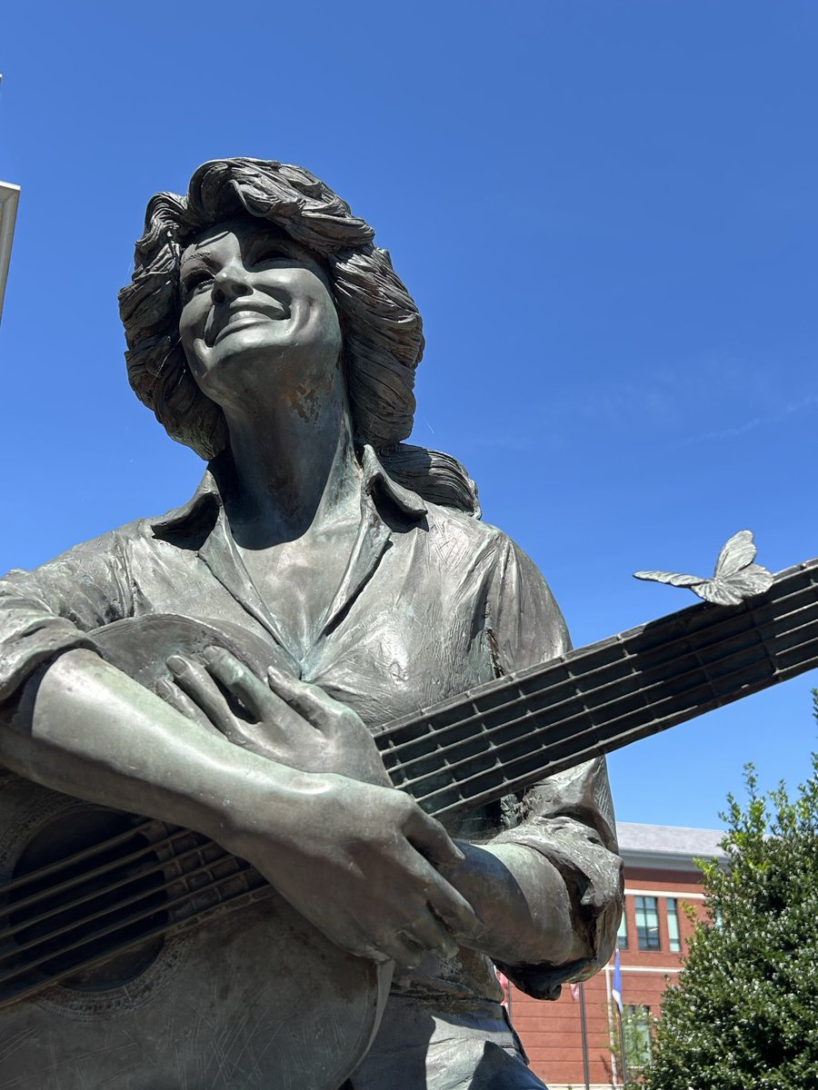 Kimulonimbus's tweet photo. Remembering music legend @DollyParton https://t.co/tMdvjvdr3v