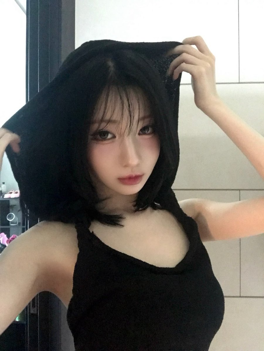 jihunf's tweet photo. Sebenernya pilih short soale all hail cwk bondol (semoga tak dilihat my mine guwekh) wkwk, tapi yang terakhir nyelip. Soale lucu, jarang jarang asa begitu https://t.co/2xWR12hipr