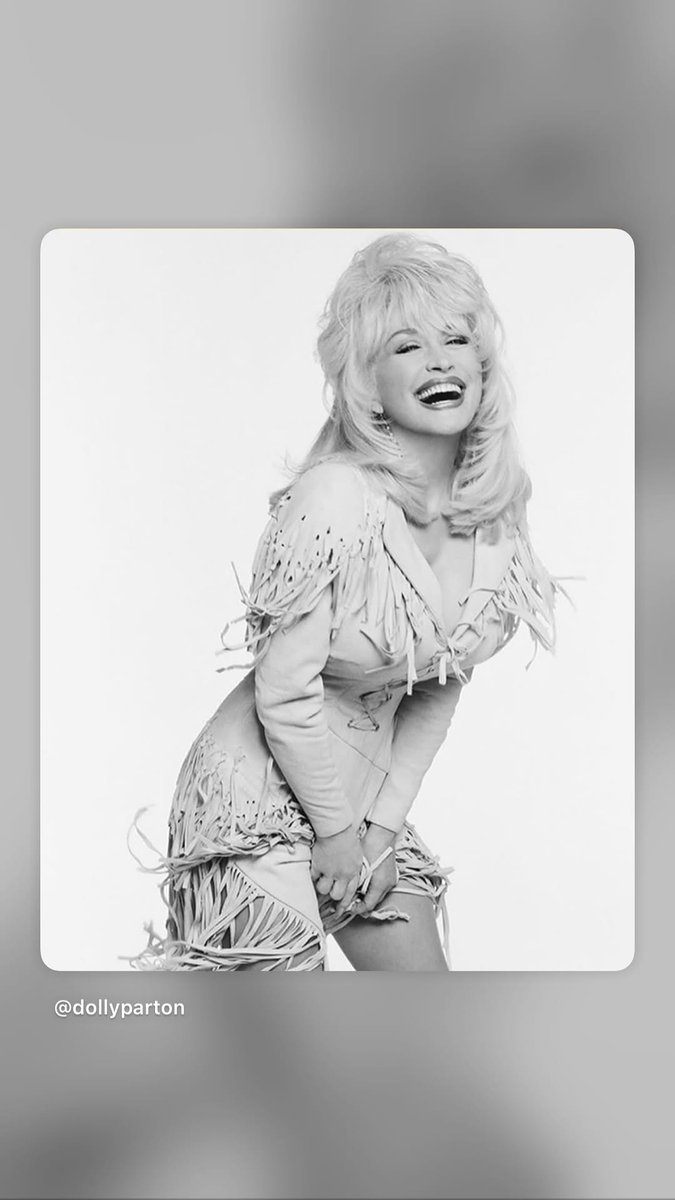 MoonshineTeam's tweet photo. #IG | Lauren en sus historias sobre el fallecimiento de Dolly Parton 🤍

"Estoy llorando. Gracias por todo, angel en la tierra. Estoy agradecida de caminar en la tierra al mismo tiempo que tú. Gracias por cada hermosa canción, ese ingenio y humor rápido, por todos los + https://t.co/wXj7IBiIcu