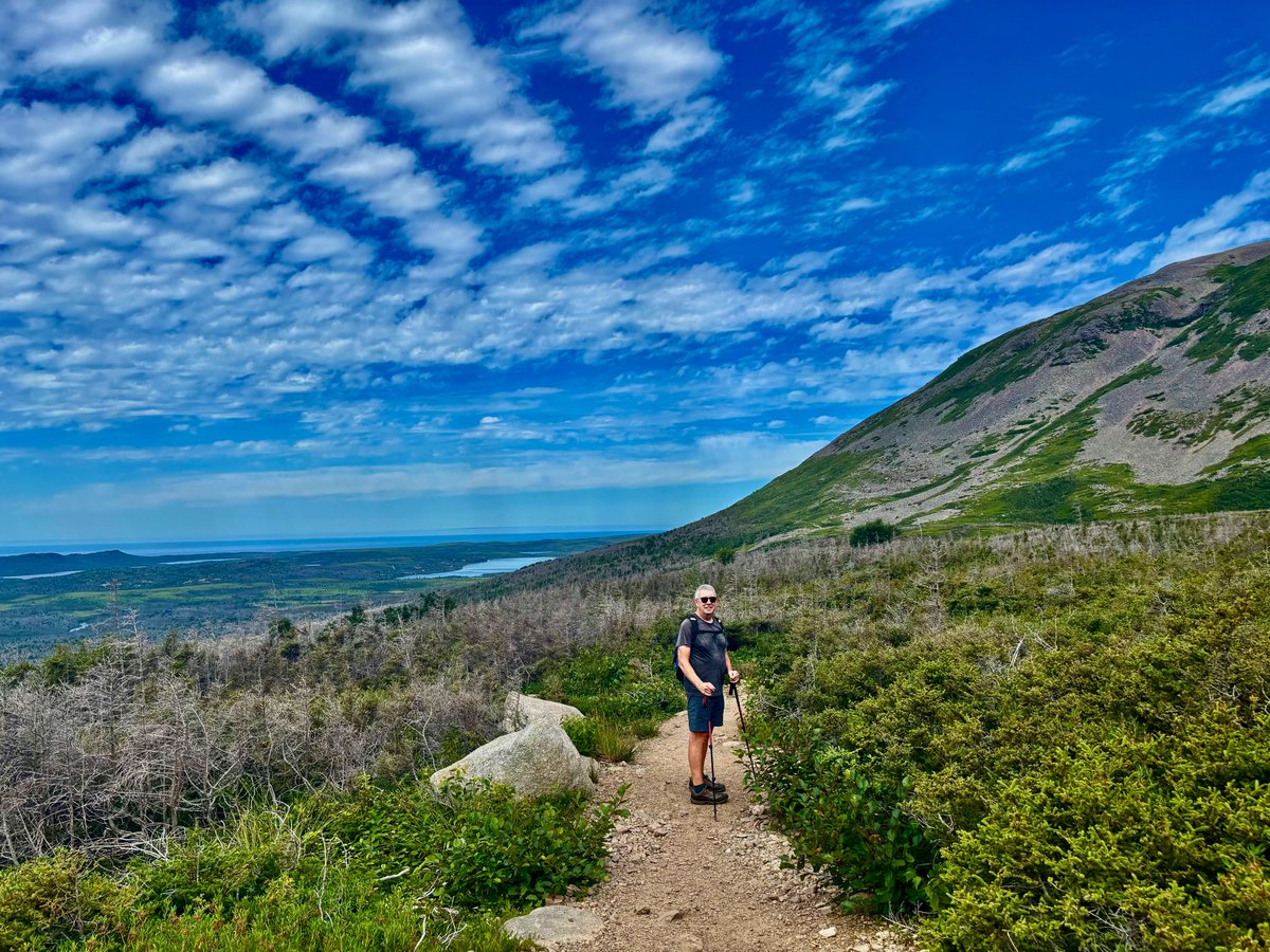 MichelineWilkie's tweet photo. 17 km et 7 heures de randonnée sur des sentiers arpentés, mais quelles vues spectaculaires! 💙💚#parcnationalgrosmorne #vivelepleinair #terreneuve https://t.co/A42PELmR74
