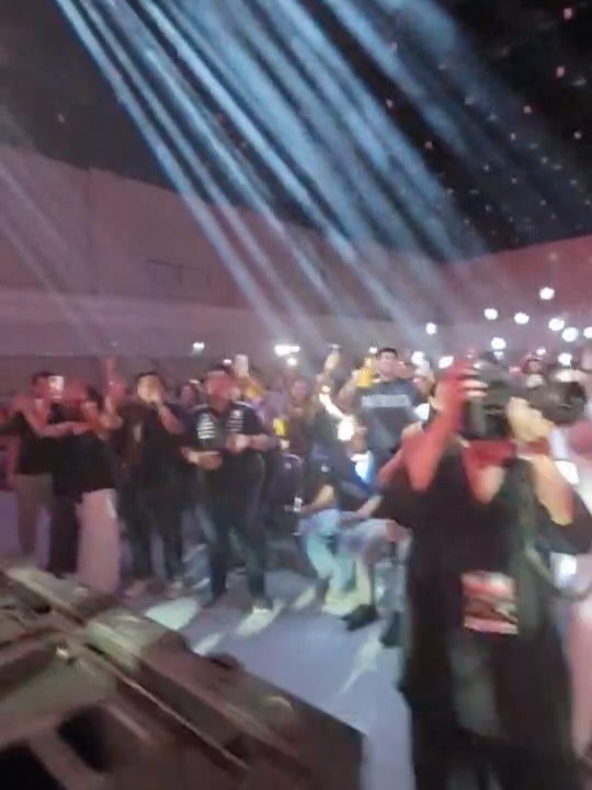 neungetc's tweet photo. ส่วนหนึ่งในความม่วนของคอนเสิร์ต ETC ชวนมาแจม The Central Stage ที่เชียงใหม่เมื่อวานนี้ครับ ส่วนวันเสาร์ที่ 20 ขอนแก่นเตรียมตัวรอได้เลยย https://t.co/WRBCdX4RkJ