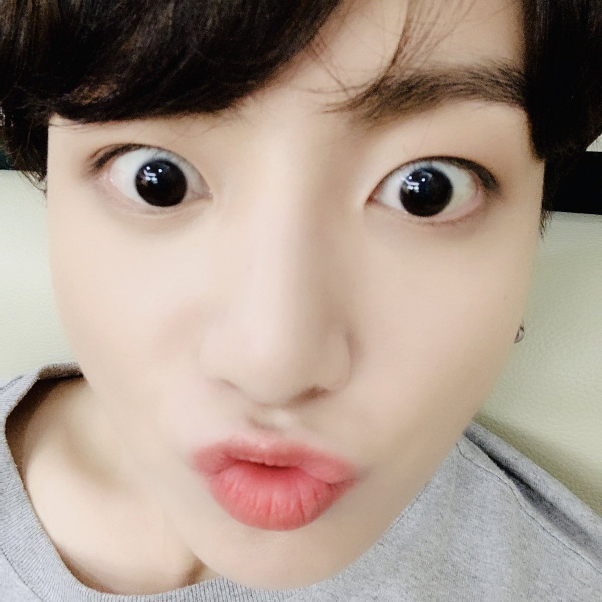 imissjungkook_'s tweet photo. 7kg boba eyes :(( https://t.co/xp3doemLzJ