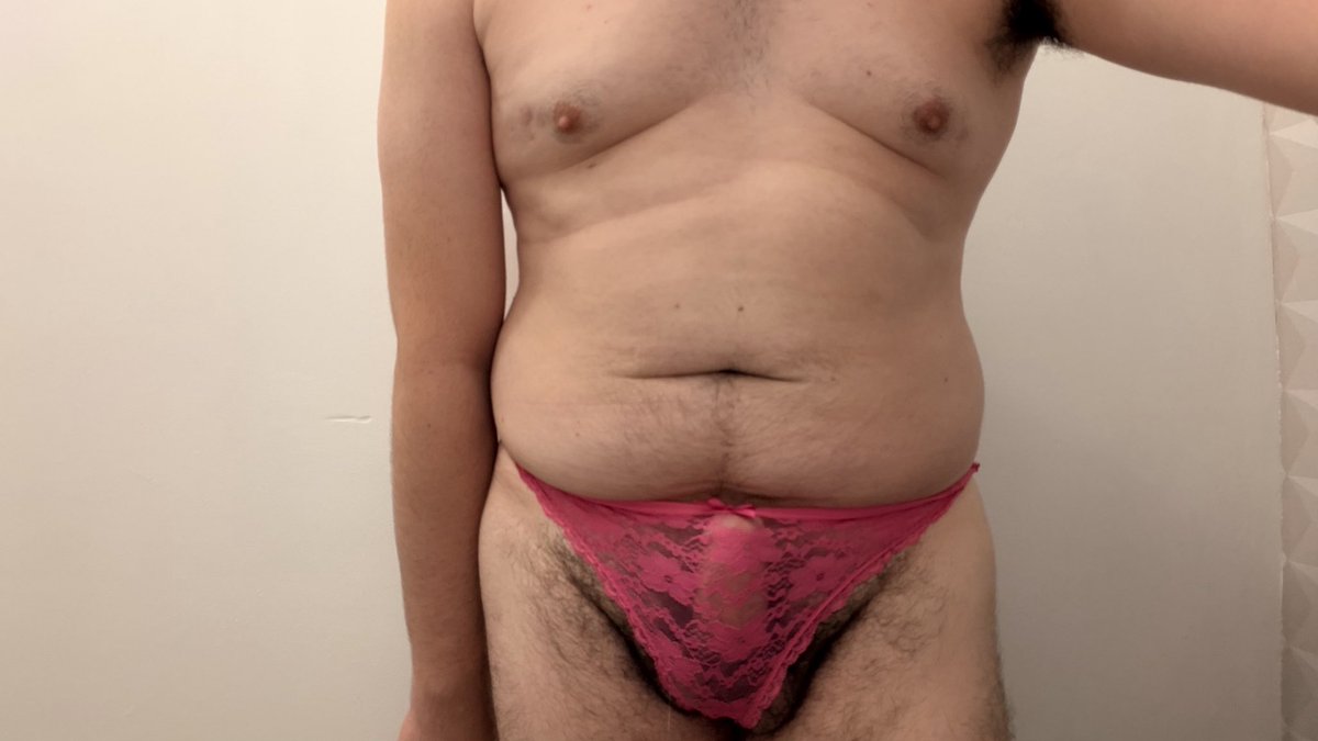 soum_feetsocks's tweet photo. Je suis une chienne ridicule et pathétique aux pieds divins de la merveilleuse @DeesseMiiia26 👅🐶👠👣👑

J’aime bouffer ses belles chaussettes odorantes et porter ses strings sales 😈❤️ https://t.co/pRECZqUT3v