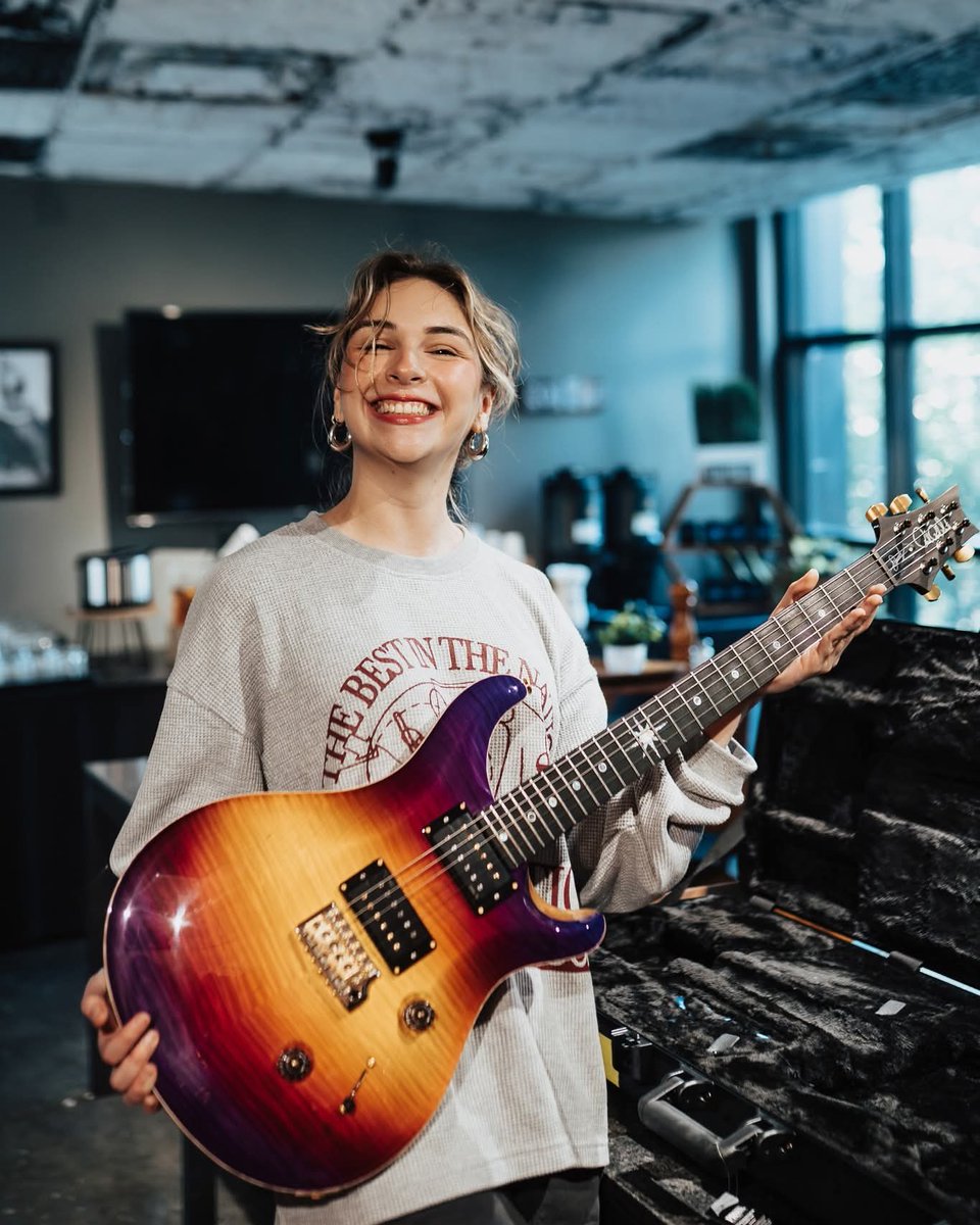 TheWarningDaily's tweet photo. Behind the scenes of Dany's new signature guitar
📷: PRS Guitars México https://t.co/pI5z8Tn7QM