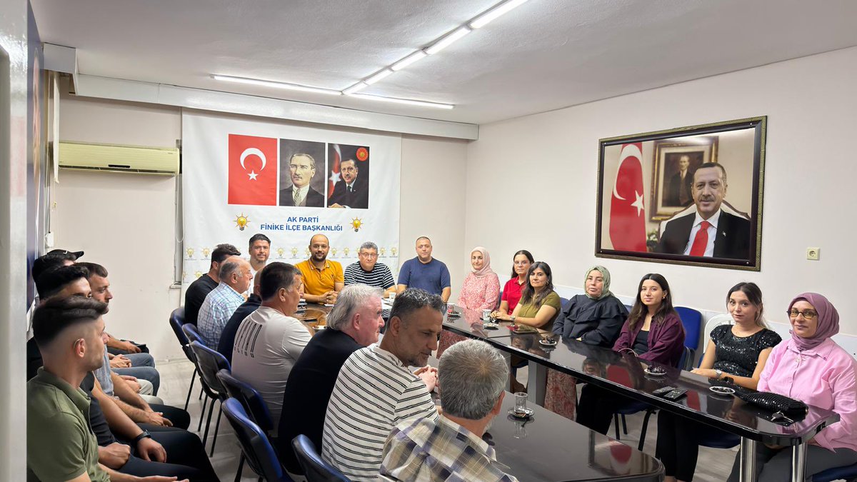 Akpartifinike's tweet photo. 📍 AK Parti Finike İlçe Başkanlığı

3 Kademe İlçe Danışma Toplantımızı, verimli istişareler ve değerlendirmeler eşliğinde gerçekleştirdik. Birlik ve beraberlik içerisinde, teşkilatımızın tüm kademeleriyle çalışmalarımıza kararlılıkla devam ediyoruz.

@alicetin_07 https://t.co/XjBsVkzwZd