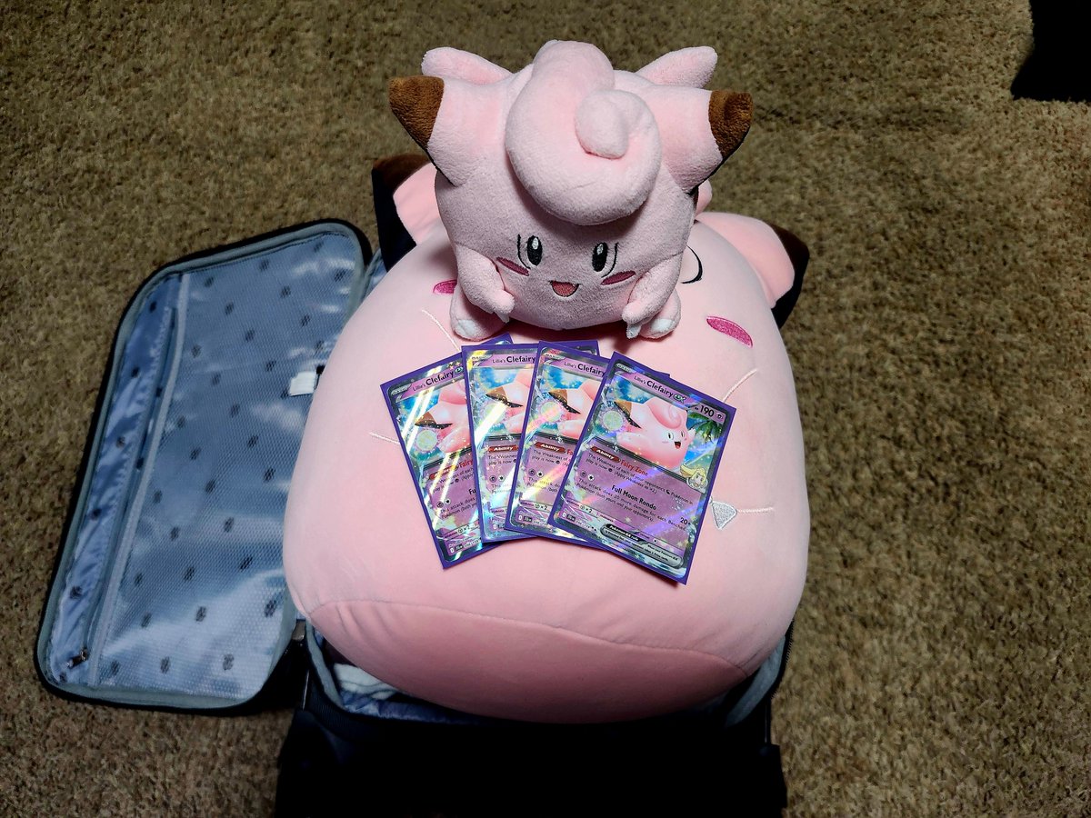 Alloutblitzle's tweet photo. Only packing the essentials for worlds this year 🥰 https://t.co/HcrKc3Lg1o