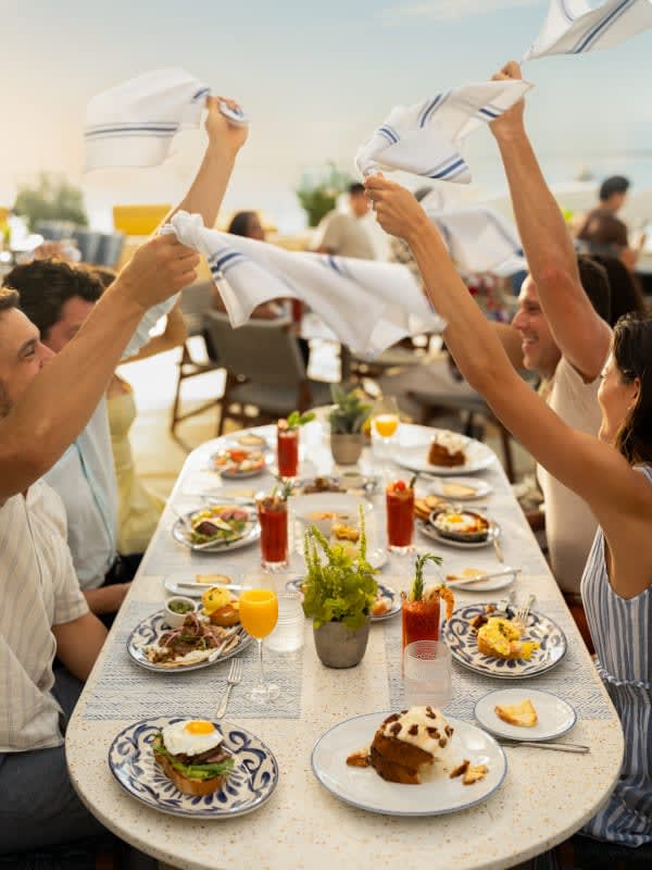 dream_trips's tweet photo. An experience that’s as artful as it is flavorful. ✨🍽️
Bora on Celebrity Xcel reimagines dining with globally inspired cuisine, stunning presentation, and a vibrant setting designed for connection. 
✉️ Contact me today to book your Celebrity Cruises getaway. https://t.co/Lvkg5GEvIX