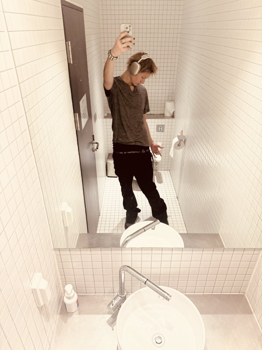 rmsloeu tweet picture