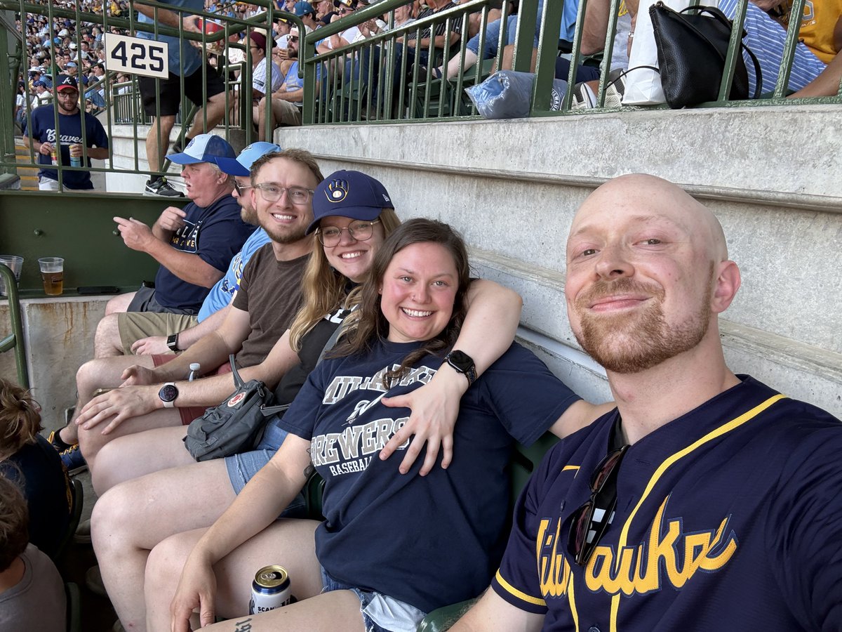 kyle_jni's tweet photo. There is one @Cubs fan in this image and you won’t be able to guess who they are (they have hair) https://t.co/nqxjgSofIG
