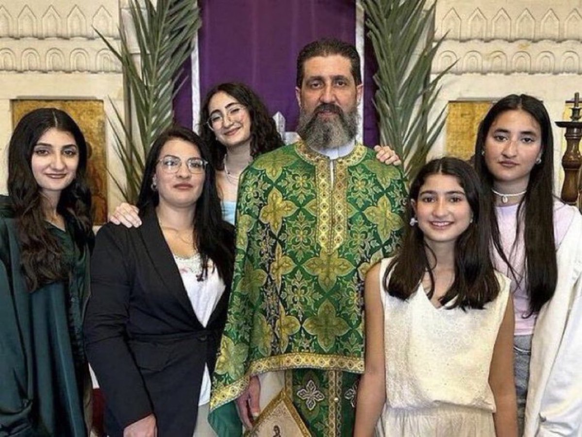 ARGCRT's tweet photo. ⛔️ This Christian pastor in Lebanon, his wife, and daughters were murdered by the IDF, and their church destroyed. Do you stand with Israel in its crimes against the Christian Church in Lebanon ?‼️‼️ https://t.co/T2ZUQtJOQu