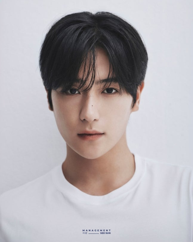 tang__kira's tweet photo. Hyunjae (The Boyz) bergabung dengan management See Sun.

Agensi mengatakan mereka akan berkoordinasi dengan The Boyz untuk aktivitas musik Hyunjae sebagai The Boyz

Akan aktif juga sebagai aktor Lee Jaehyun

https://t.co/fMnSdsSToC https://t.co/EAiYxDP1tD