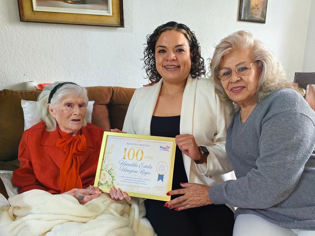 MayeliRuizO's tweet photo. Gracias a la familia Hinojosa por permitirnos compartir la celebración de los 100 años de vida de Himelda Hinojosa Reyes.

Reconocemos una historia de amor, fortaleza y sabiduría que ha dejado huella en quienes la rodean.

¡Felicidades por este gran legado! ❤️ https://t.co/O6jD4UHRWy