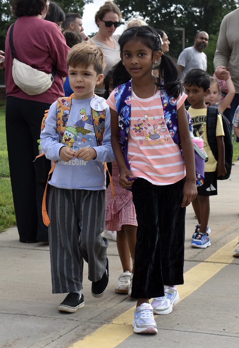 MarsAreaSD's tweet photo. ๐๐๐ Welcome, little learners! Today was the beginning of a wonderful adventure at the Primary Center. Weโre so happy youโre here and canโt wait to learn, laugh, and grow together! ๐โจ #FirstDayOfSchool2026 #marsproud https://t.co/3xjj3K0F9x
