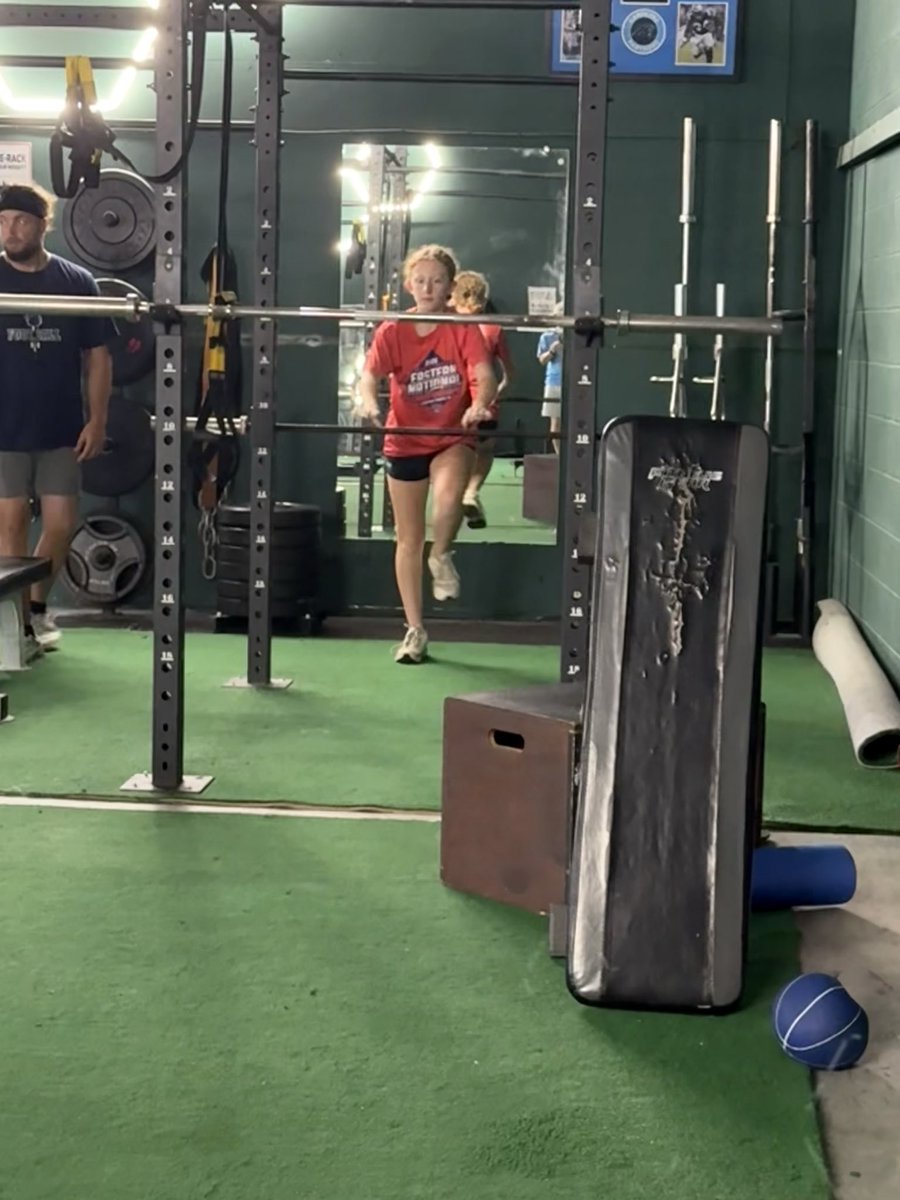 mchevier2030's tweet photo. Pitching/Hitting with coach Jim tonight and then hopped over to the performance lab for leg work with @RMackes big things happening at @EverythingAthl1 #inthelab https://t.co/nlDPXozMuW