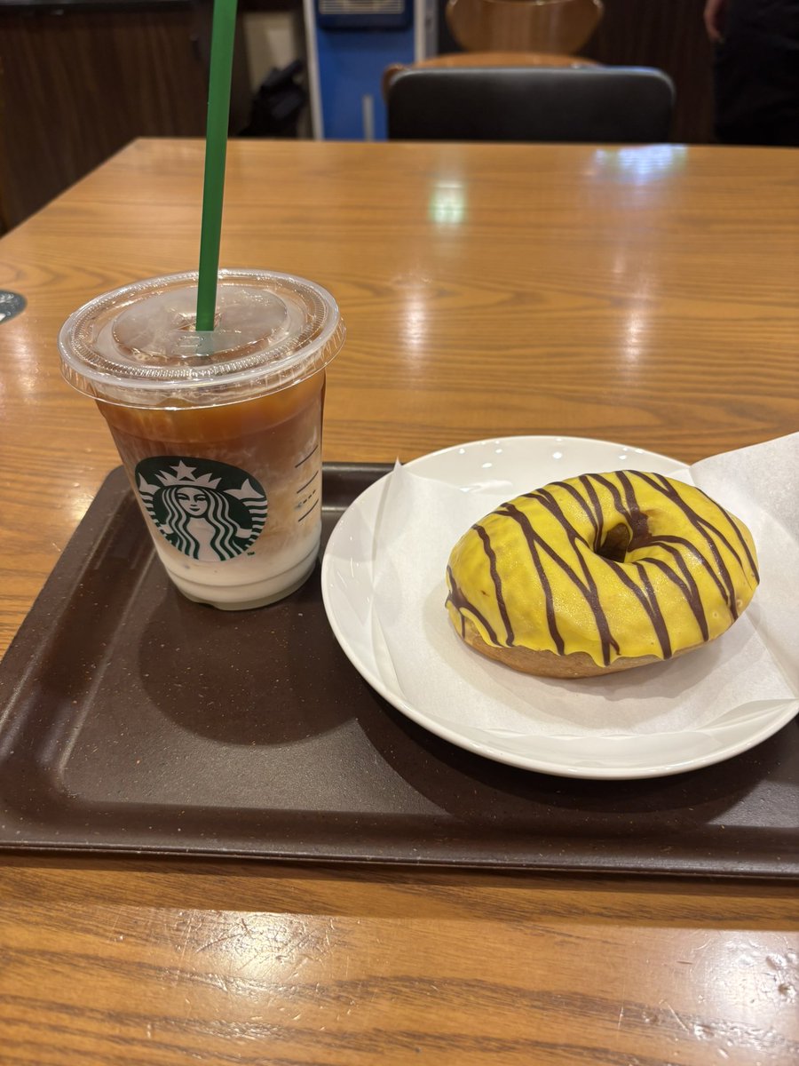 muu_feel's tweet photo. ミズキさんの🟧Soul1終わりーっ
スタジオ近くのスタバで休憩なう。ｿｳﾙめっちゃいい･･めっちゃ好き･･これはリピしちゃう･･･
ミズキさん大きい目でみんなの足元見て「don’t slow down!!👁」って叫ぶのまじスキ🥹💖 https://t.co/Gl75nlOMNu