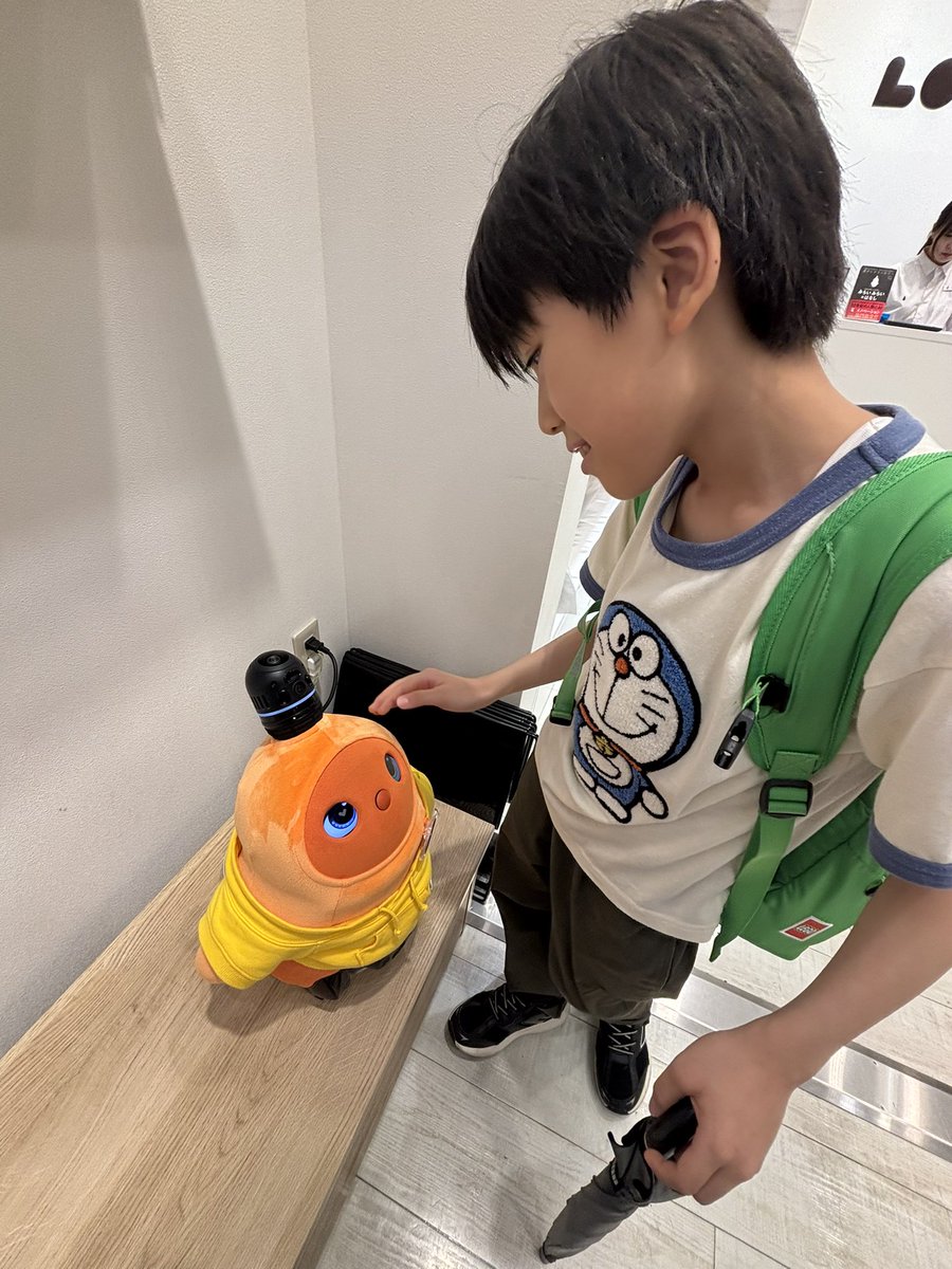 yuzu_hal_'s tweet photo. おはようございます。
らぼちゃん、かわいいです🧡今年限定モデルのオレンジ色のコが推しです。
今日も暑くなりそうです。水分補給をお忘れなくです🩵#ゆづ　#保護者管理投稿 https://t.co/7VJHCeA9O5