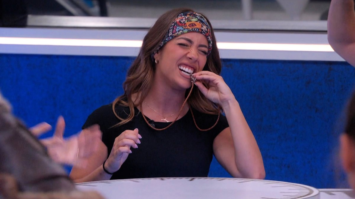 89razorskate20's tweet photo. ⌛️WEEK 7, REPOST &amp; LIKE If You’re Team DEE! #BB28 https://t.co/xrDkpjzuWE