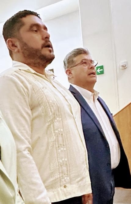 Javier_CasiqueZ's tweet photo. Me encuentro en el @TSJOaxaca para conmemorar en sesión solemne los “DOSCIENTOS AÑOS DE LA CREACIÓN DEL INSTITUTO DE CIENCIAS Y ARTES DEL ESTADO, HOY UNIVERSIDAD AUTÓNOMA ‘BENITO JUÁREZ’ DE OAXACA”.
¡Larga y fructífera vida! https://t.co/sNyrw7uAU2