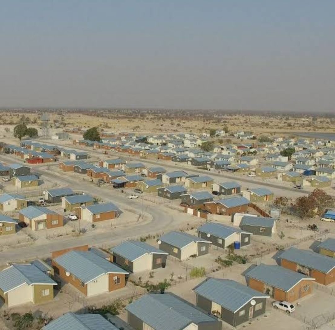 ASGB790's tweet photo. @joicehawkings Do these places look clean to you these are areas barely outside the  city center of windhoek besides the 4th one also you tend to forget theres 3 million people in your entire country and it looks like this nonetheless https://t.co/1kQfBhdQw6