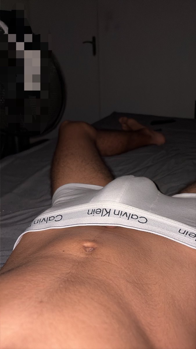 y_3nsn's tweet photo. Vous validez ou je change ? 
#MLM #CalvinKlein #NSFW #gay https://t.co/GCGiQaDNwK