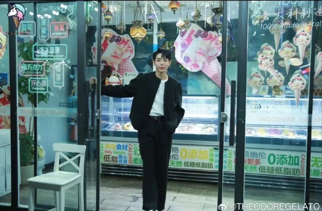 CinemaSerieNews's tweet photo. #UpPoompat @uppoompat actor, cantante y modelo tailandés Famoso por sus papeles en #seriesbl Embajador de la #TheodoreGelato Helados Artesanales (empresa China) #LovelyWriter #MyStandIn Single #UpToYou Última #serie #LoveOfSilom #JustUpCoLtd #Tendencia #TheodoreGelatoUpPoompat https://t.co/KkZ7kwZDpB