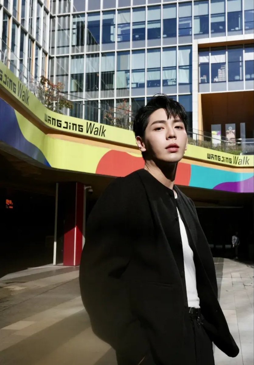 CinemaSerieNews's tweet photo. #UpPoompat @uppoompat actor, cantante y modelo tailandés Famoso por sus papeles en #seriesbl Embajador de la #TheodoreGelato Helados Artesanales (empresa China) #LovelyWriter #MyStandIn Single #UpToYou Última #serie #LoveOfSilom #JustUpCoLtd #Tendencia #TheodoreGelatoUpPoompat https://t.co/KkZ7kwZDpB