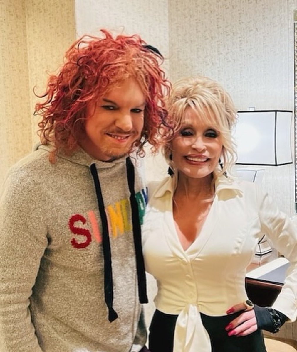 RealCarrotTop's tweet photo. Sad day .. I was so blessed to have met her. She was one of the most talented and sweetest souls to walk on this earth. God bless. 🙏🏻❤️ #DollyParton https://t.co/CtZ4XZHFt6
